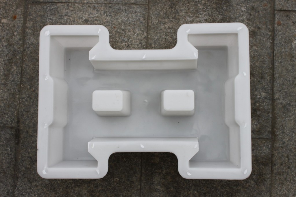 預制護坡模具該怎么養護？